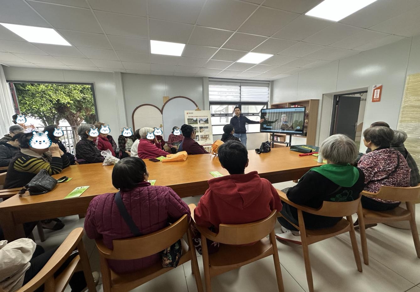 d4eb353607a84b7d8724d3a6404241e2.jpg d4eb353607a84b7d8724d3a6404241e2.jpg